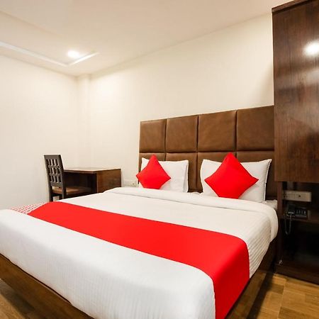 โอโย 71689 โฮเทล เอส ไพรด์ Hotel อินดอร์ ภายนอก รูปภาพ
