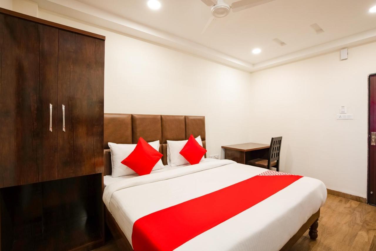 โอโย 71689 โฮเทล เอส ไพรด์ Hotel อินดอร์ ภายนอก รูปภาพ
