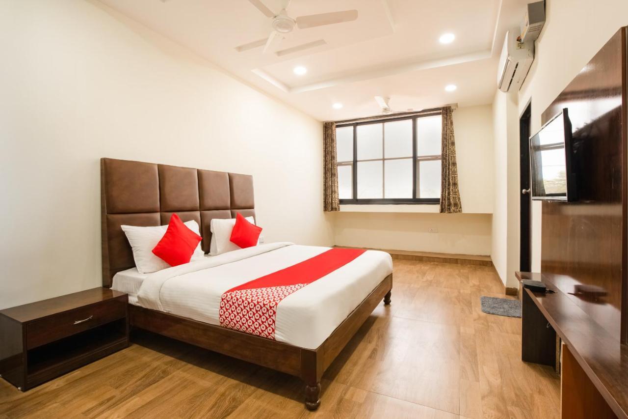โอโย 71689 โฮเทล เอส ไพรด์ Hotel อินดอร์ ภายนอก รูปภาพ